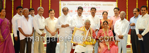 Jaya c suvarna honoured at Kudroli temple